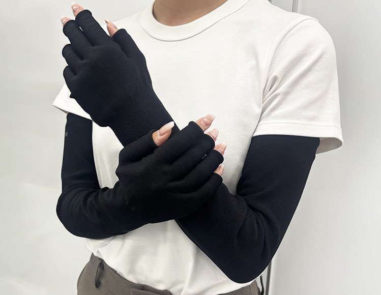 指付アームカバー着用イメージ